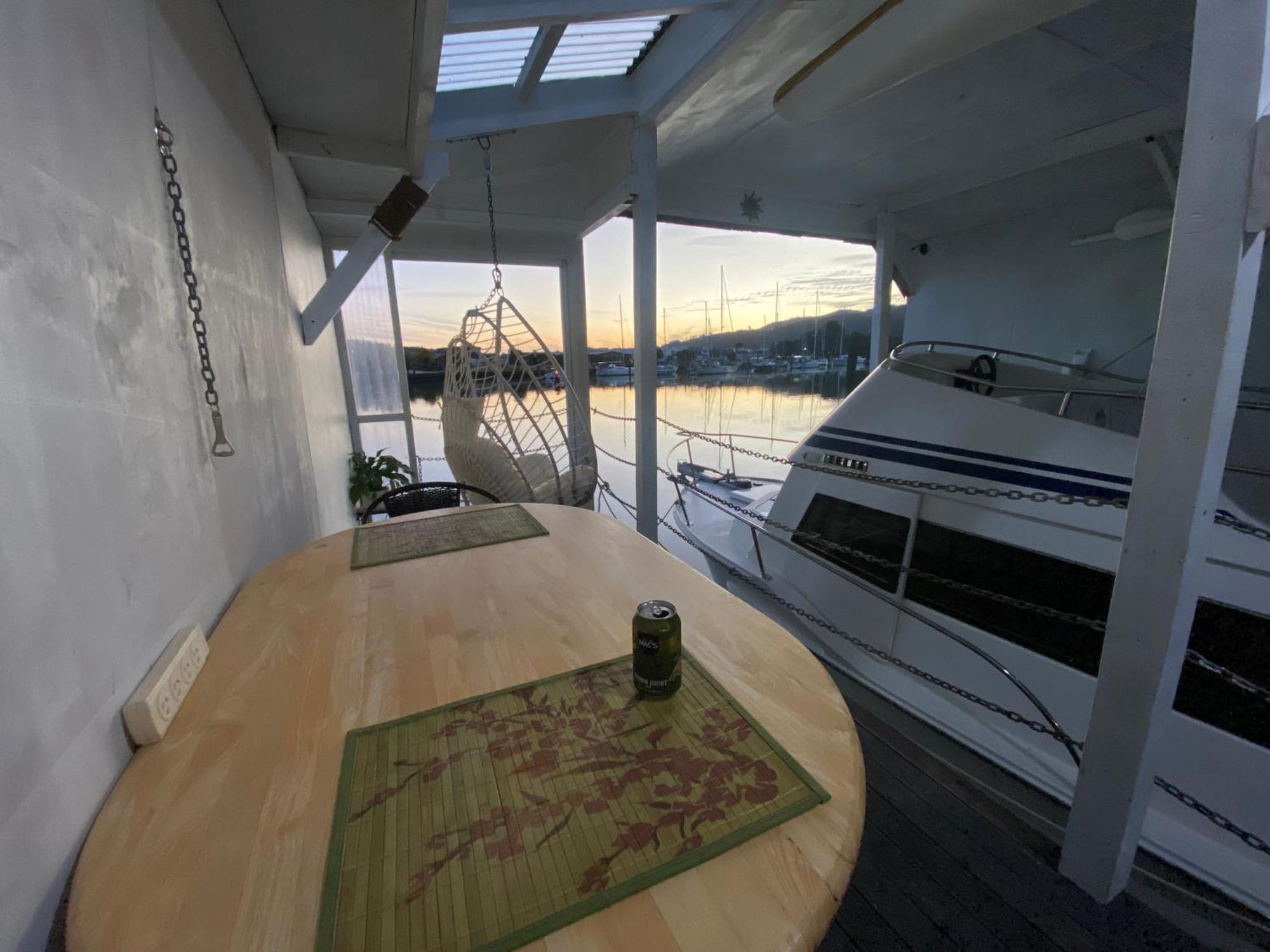 On The Water Boat House Apartman Whangarei Kültér fotó