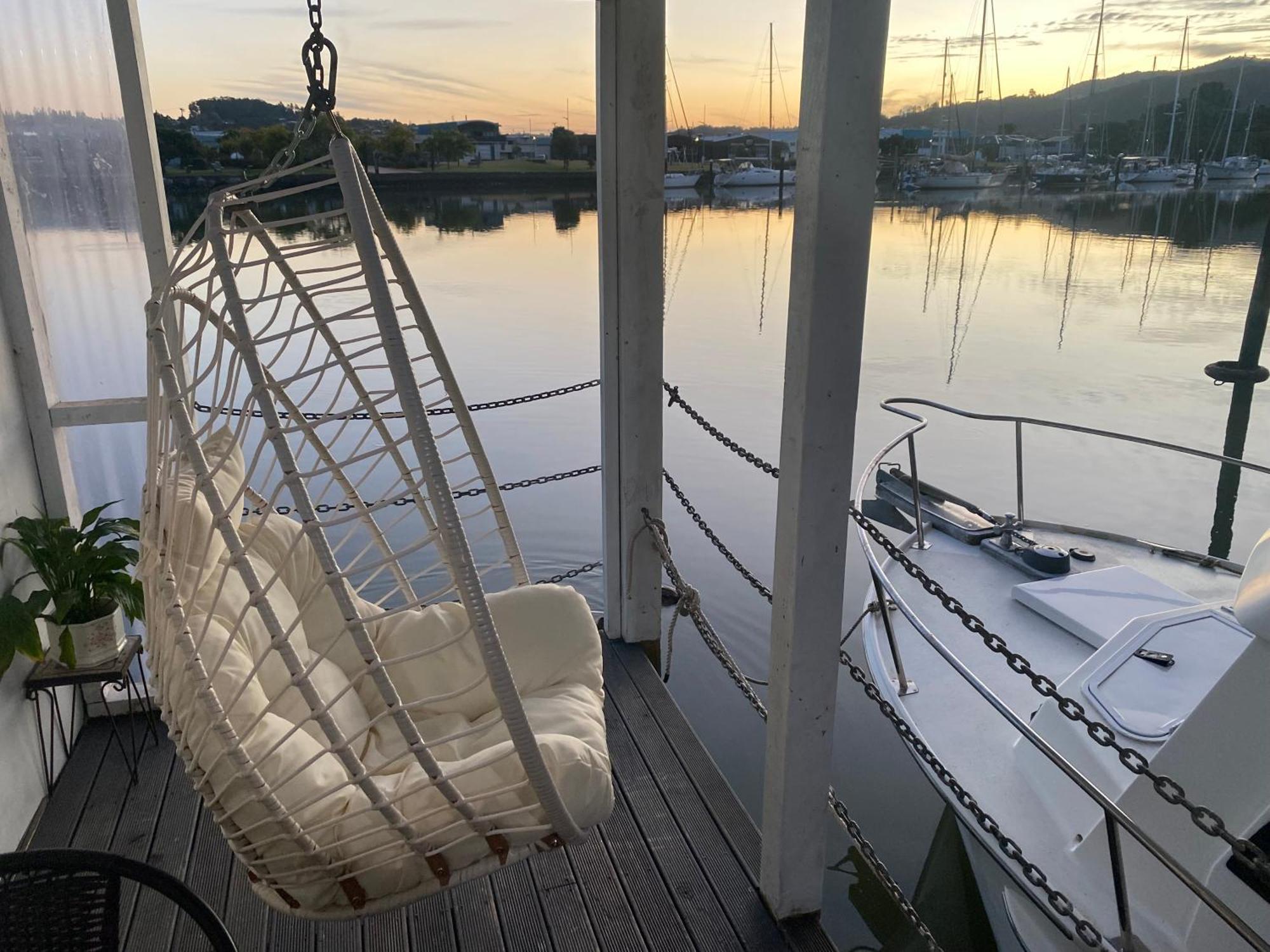On The Water Boat House Apartman Whangarei Kültér fotó